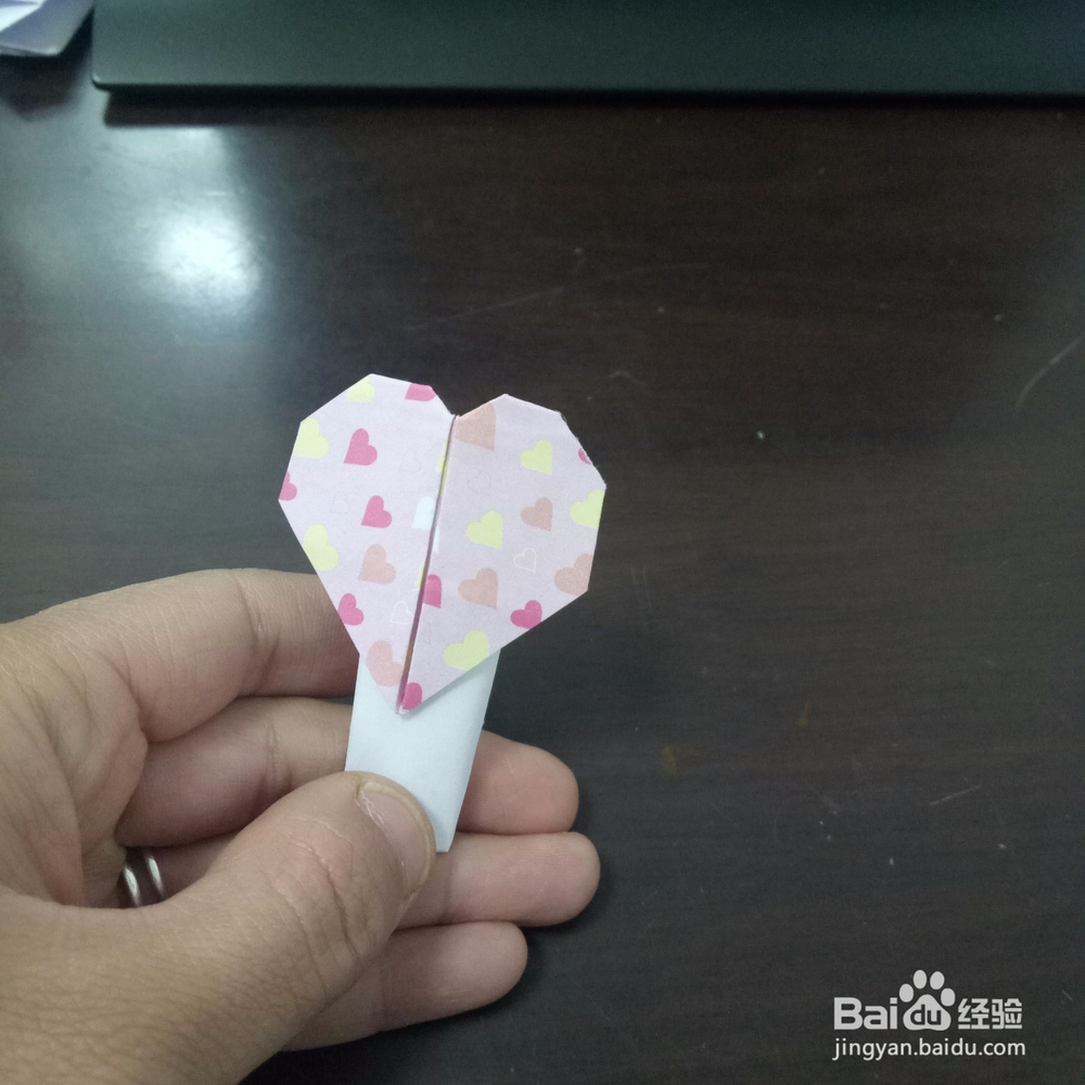 爱心笔帽的折纸方法