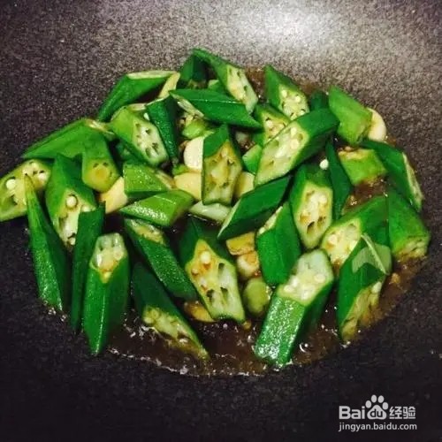 黄秋葵炒松花蛋