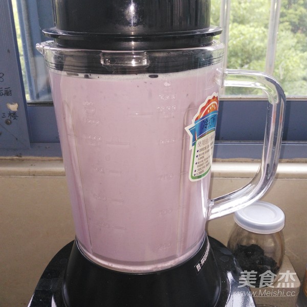 蓝莓奶昔的做法