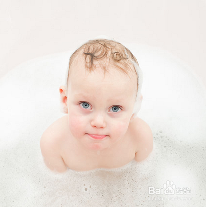 夏天如何让宝宝爱上洗澡