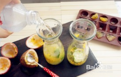 青柠百香果气泡水的简单做法