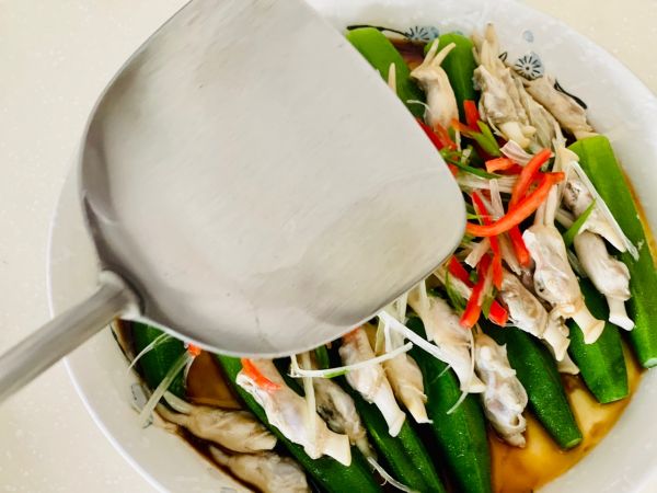 秋葵蛏子水蒸蛋