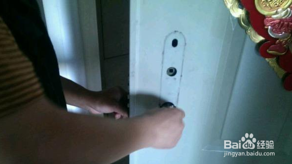 女孩一个人在外租房独居要注意哪些事项?