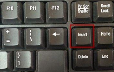 word打一个字少一个字怎么办