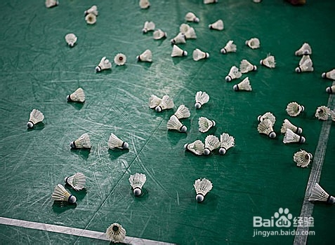 打羽毛球如何练好平抽挡