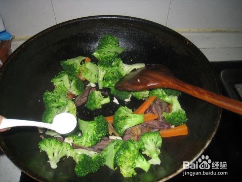 怎么做牛肉炒西兰花