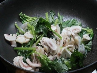 菠菜口蘑松饼怎么做？