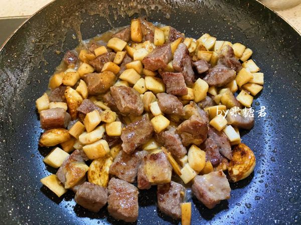 黑椒杏鲍菇牛肉粒