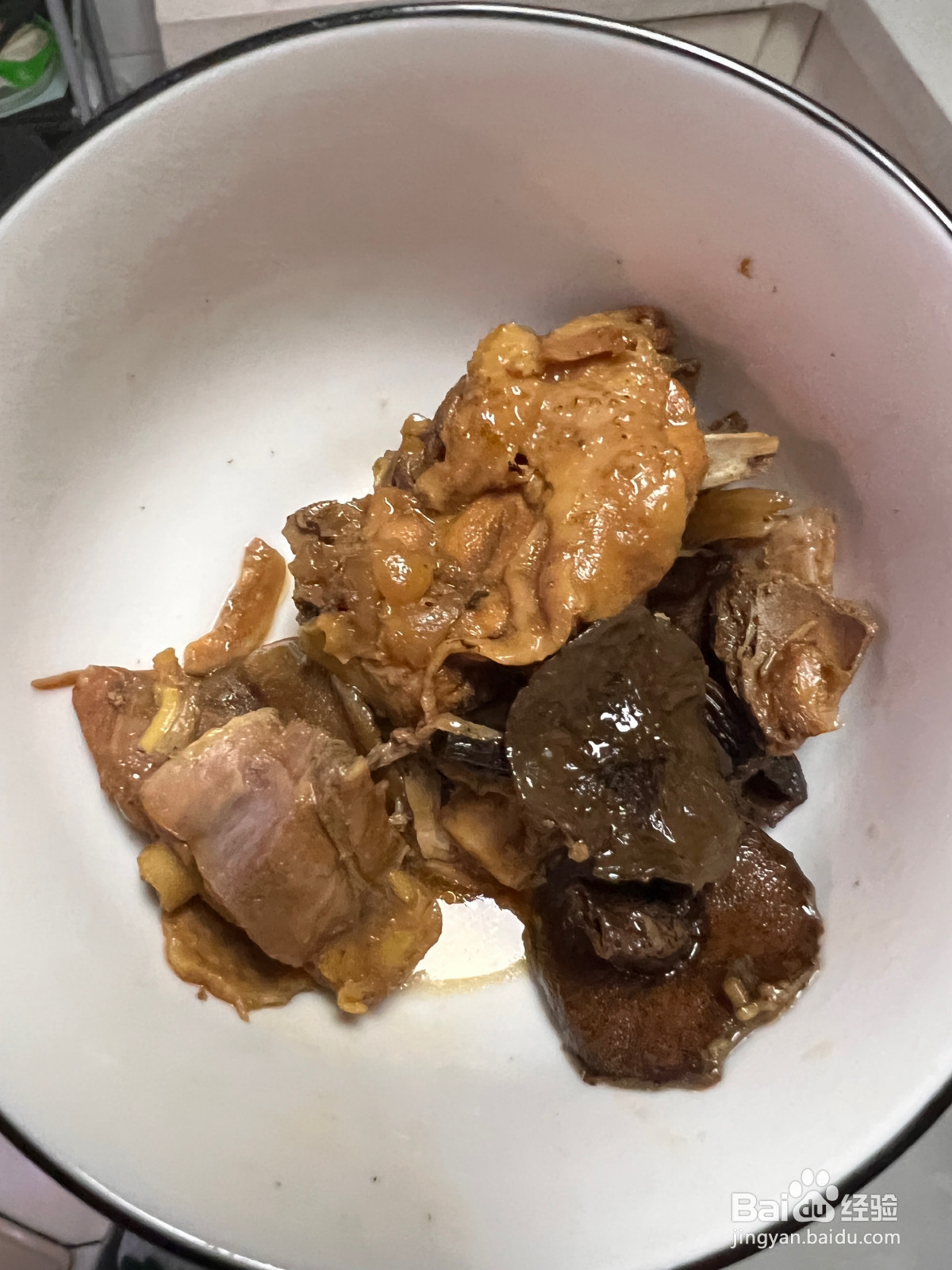 小鸡炖蘑菇香晕了的做法