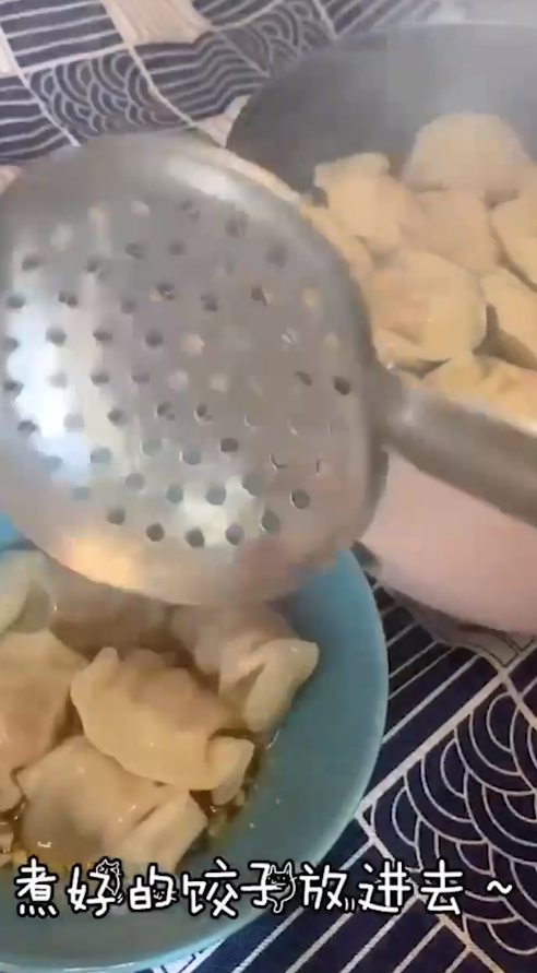 如何制作酸汤水饺