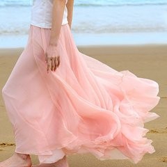 皮肤黑如何搭配衣服