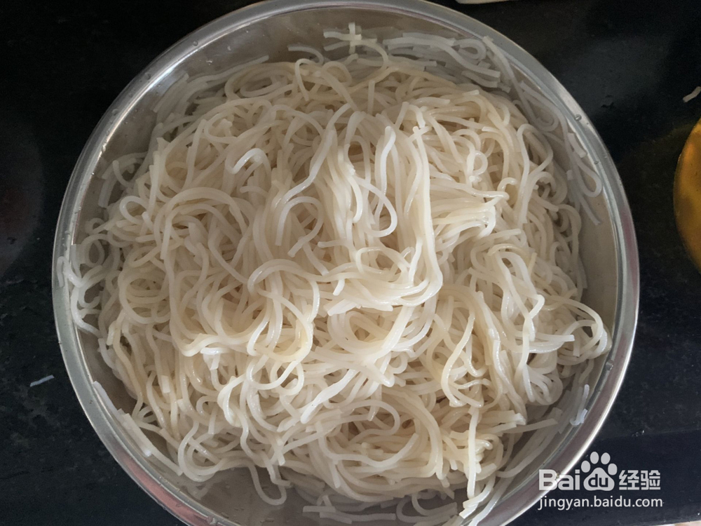 鸡蛋葱花炒米粉的做法