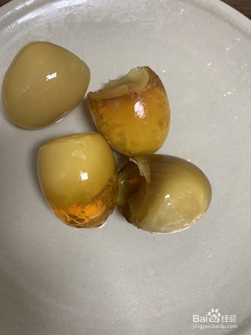 鲜嫩的凉拌青椒皮蛋