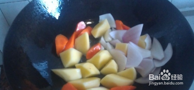 土豆炖牛肉怎么做