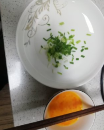 平菇炒鸡蛋的做法
