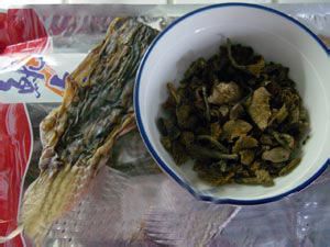 鱿鱼榛蘑烧排骨的做法