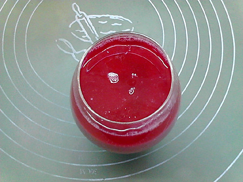 双层蔓越莓香蕉酸奶昔