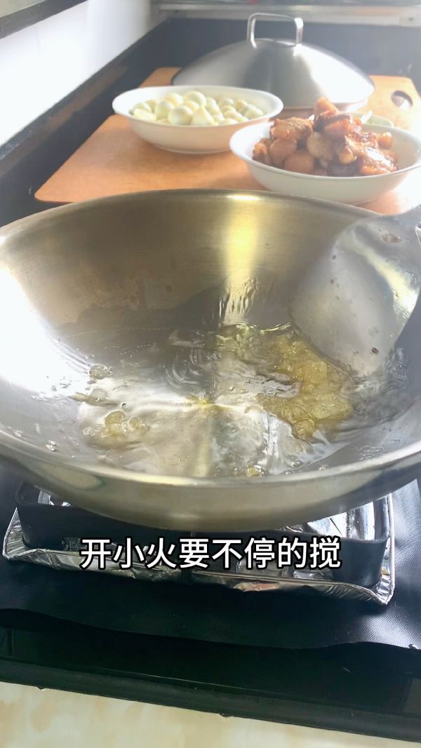 红烧肉炖鹌鹑蛋