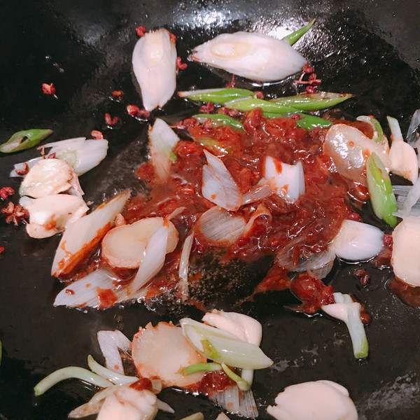 鲜味酱香鸡腿煲