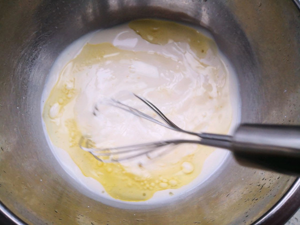 黑全麦松饼配蔓越莓果酱