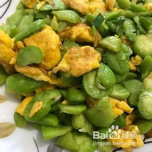 蚕豆炒鸡蛋的做法
