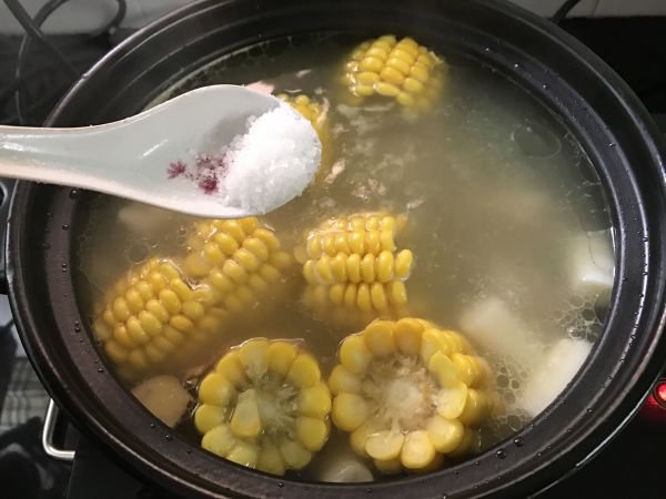 筒骨玉米山药煲