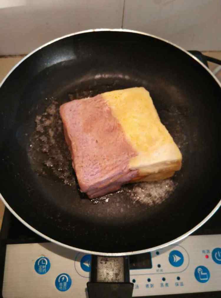 自己做炼乳西多士,让你不在花冤枉钱!