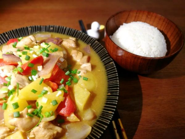 咖喱土豆炒鸡块