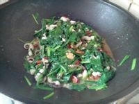 酒香韭菜辣炒鱿鱼