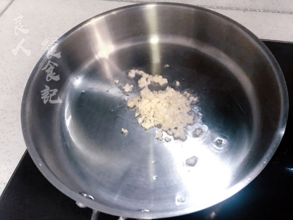 虎皮尖椒金针菇卷