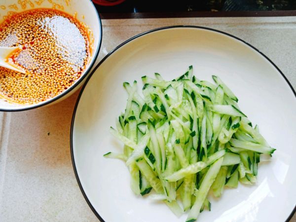 酸辣爽口拌凉粉