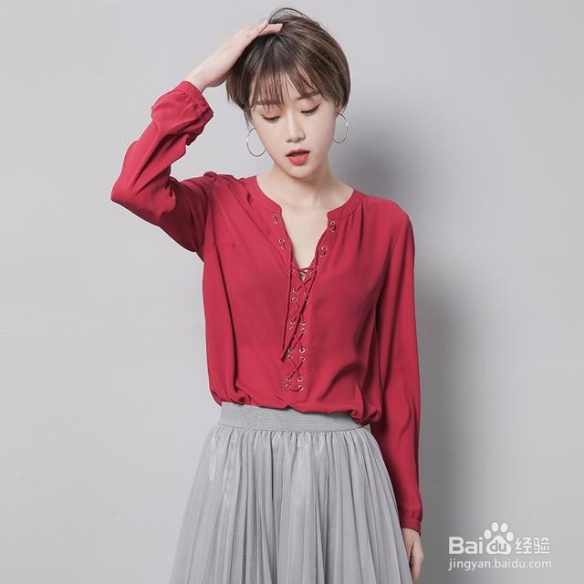 肩宽脖子短的女生,春天该怎样打扮