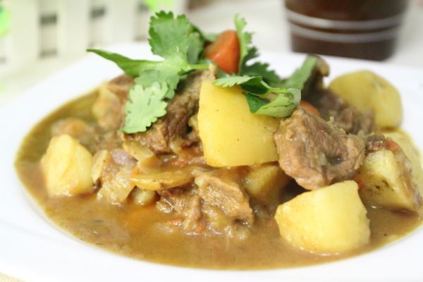 咖喱土豆炖牛肉