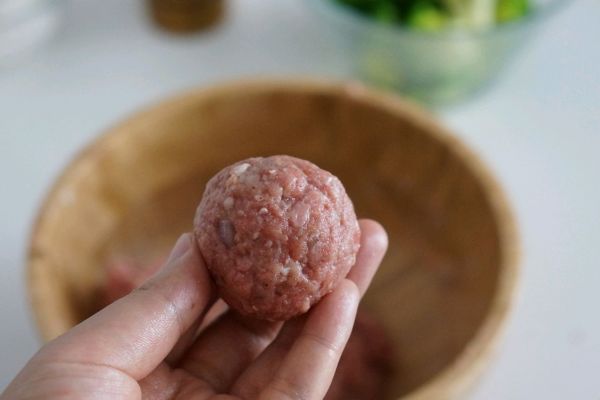 不油炸低热量香酥牛肉蔬菜丸