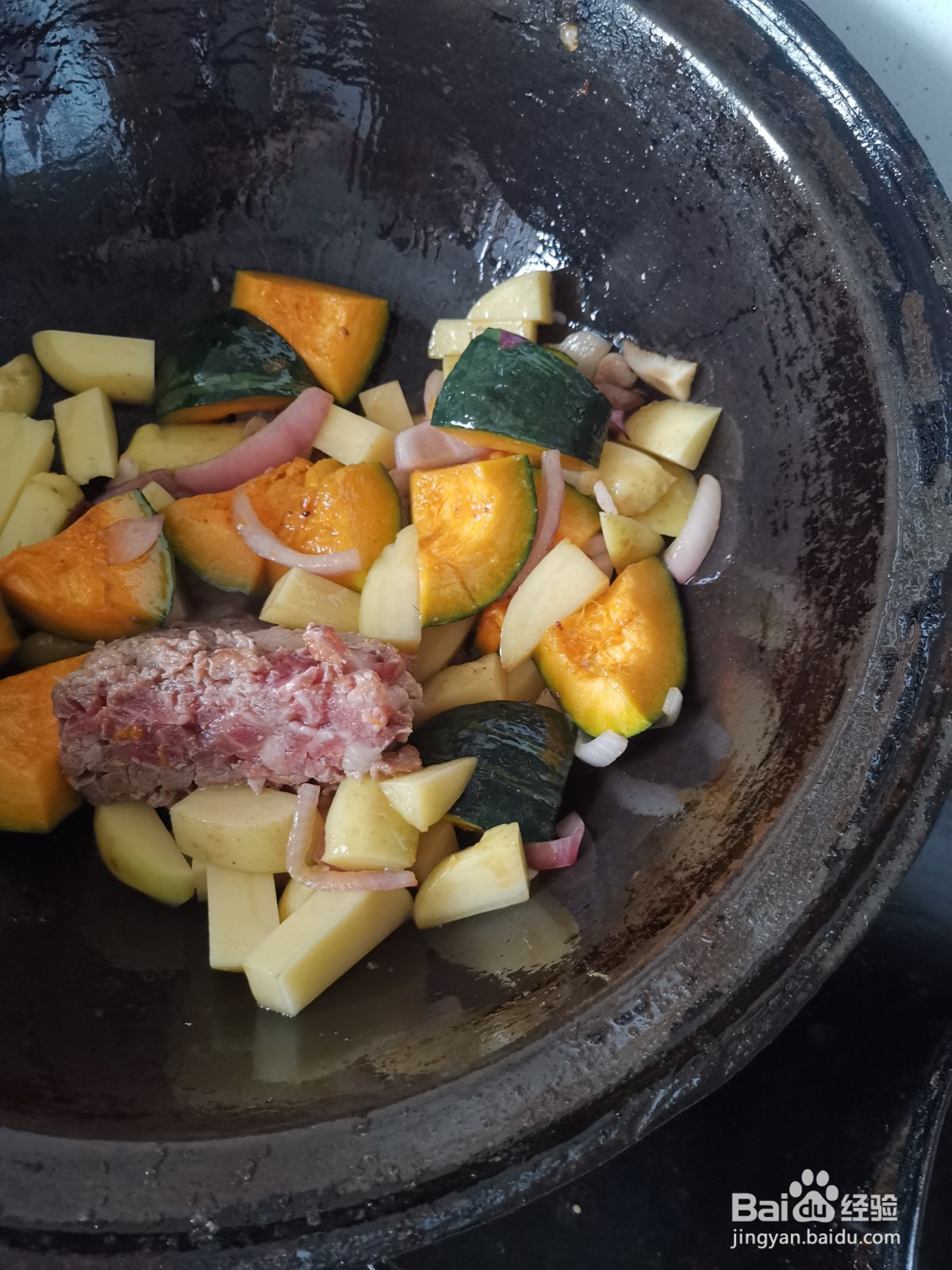 牛腩炖倭瓜土豆