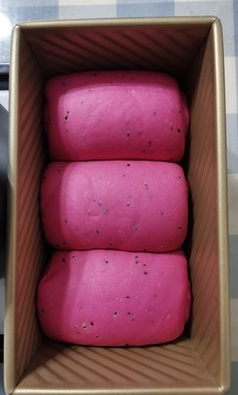 火龙果吐司的简单做法