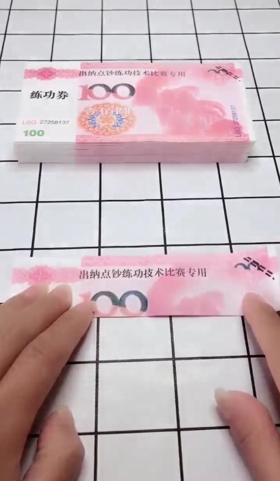 手工折纸爱心怎么做？