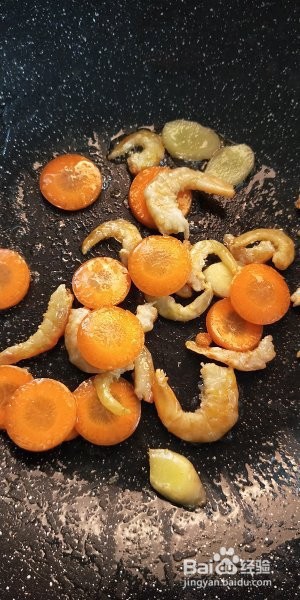 食补养生虾干苦瓜章鱼丸汤的做法