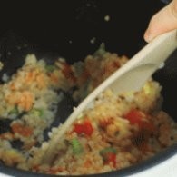 制作香蔬鱼肉米饭