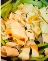 如何做美味的尖椒干豆腐