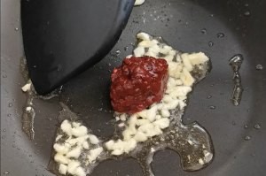 香辣藕丁制作过程