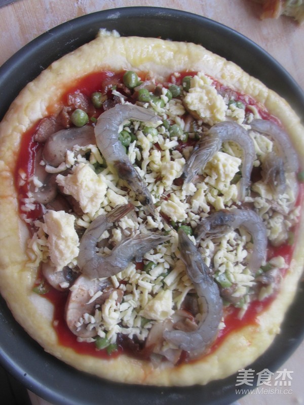 鲜虾菌菇熏肉披萨