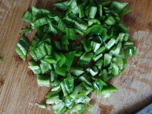 健康养生佳品青椒鸡蛋炒火腿的做法