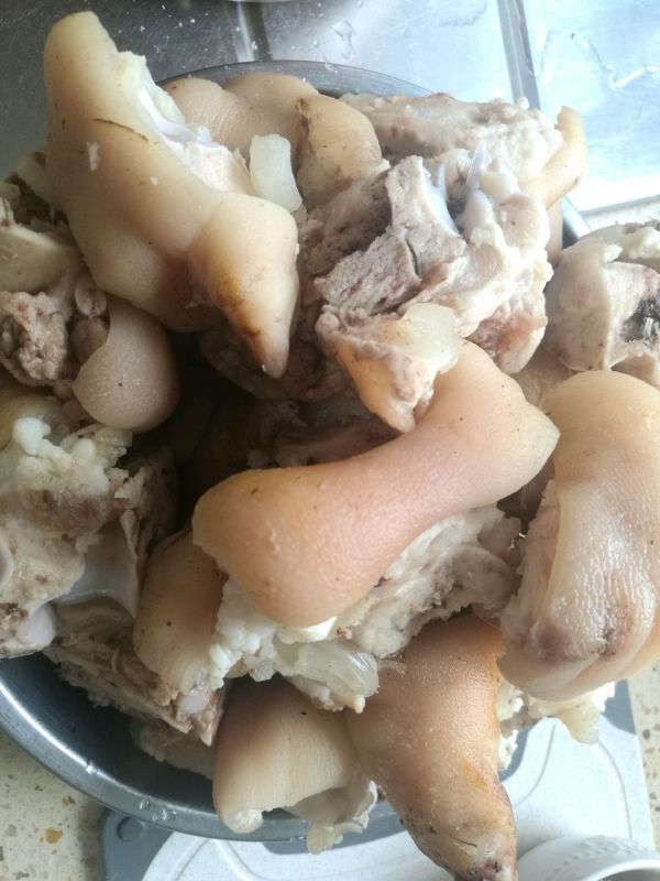 话梅花生炆猪蹄