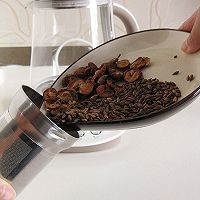山楂柠爱鲜榨果汁麦芽茶的做法步骤
