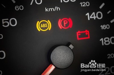 汽车有哪些故障灯？亮了要怎么做？