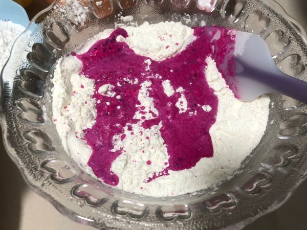 火龙果麻薯软欧包