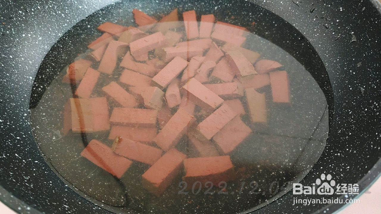 红油青笋烧鸭血的做法