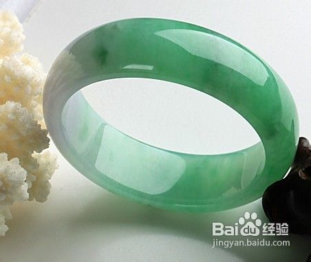 如何挑选翡翠礼品及其保养经!