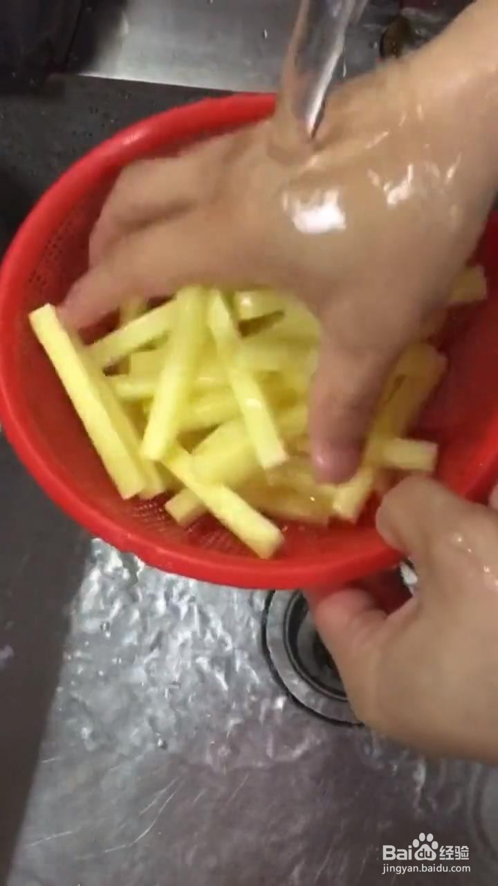 如何制作家庭版炸薯条?